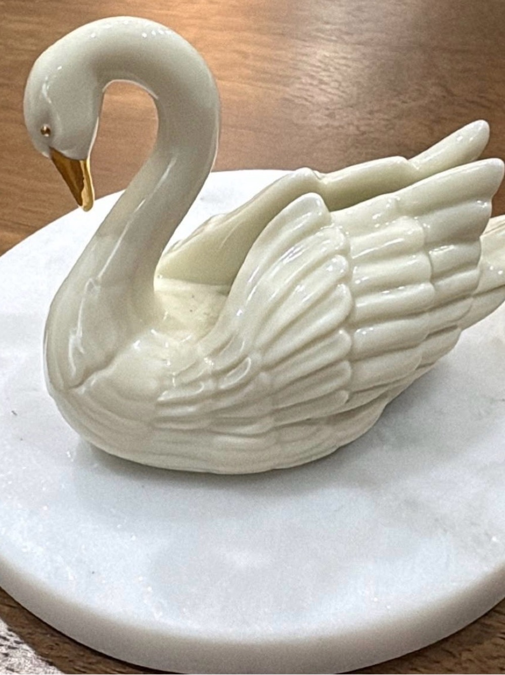 Lenox Swan Card Holder / Cake Topper with gold dipped beak